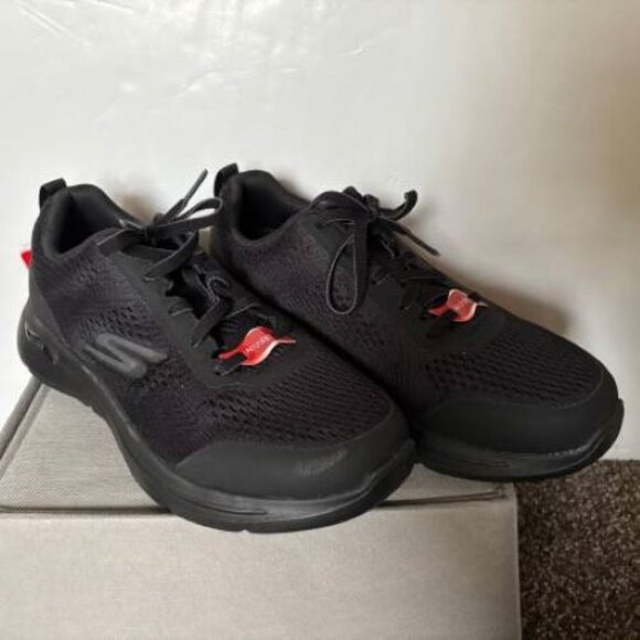 NEW! Men's Skechers Black Arch Fit Go Walk Shoes Size 8.5W No Box - Picture 1 of 7